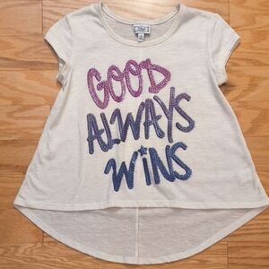 D-Signed Disney Descendants Tee w/ 'Good Always Wins' Design, Size 7/8 (GU)